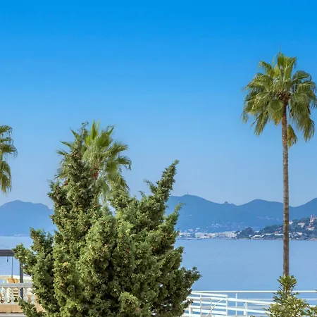 Les Tropiques Bord De Juan Les Pins 아파트