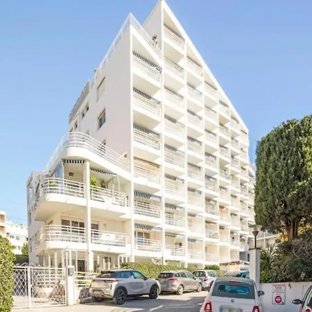 Les Tropiques Bord De Juan Les Pins Avec Parking